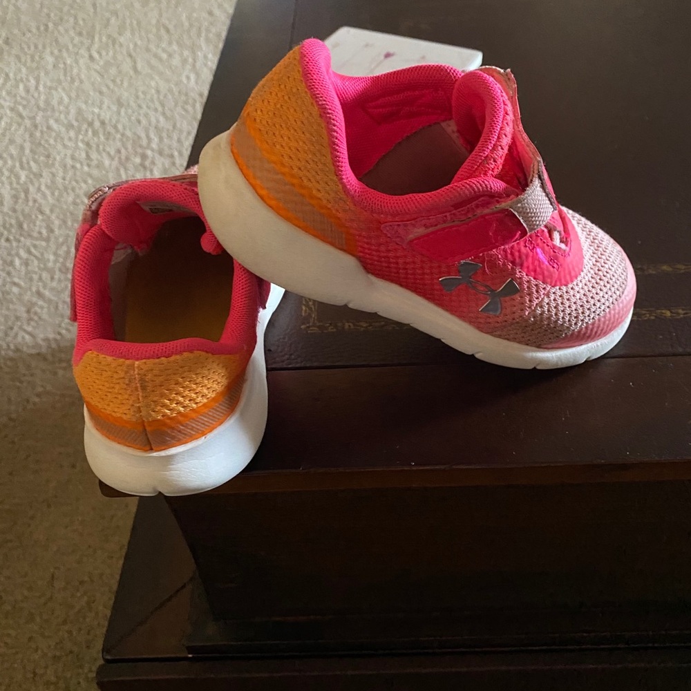 Under armor toddler size 9 orange and pink shoes